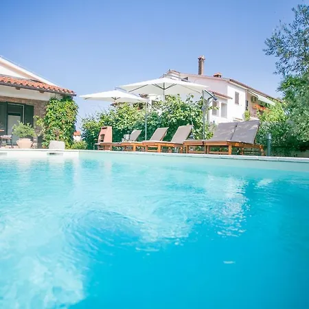 Βίλα Comfortable Marinela With Pool And Garden *