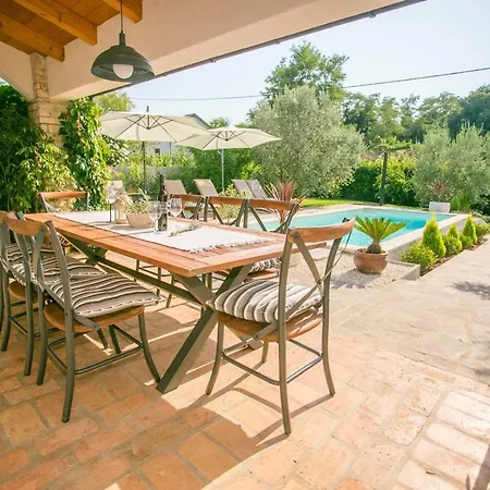 Villa Comfortable Marinela With Pool And Garden Tar-Vabriga